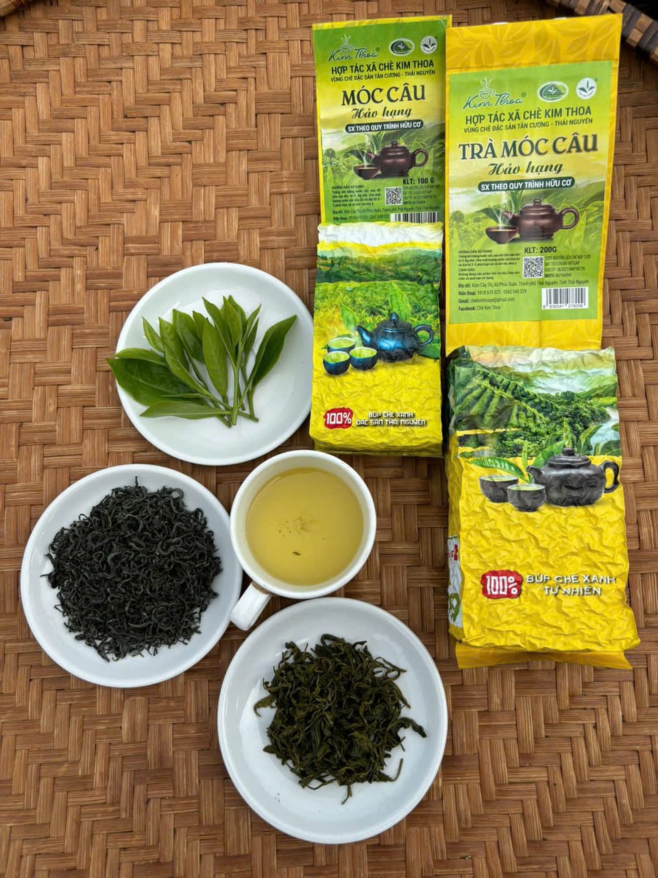 Trà Móc Câu Hảo Hạng cùng chén nước trà và trà khô
